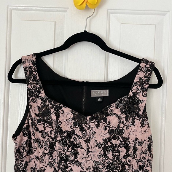 VGUC LAURA Spring Summer Weddings Graduation Prom Sleeveless Dress SIZE 14P. - Picture 3 of 3